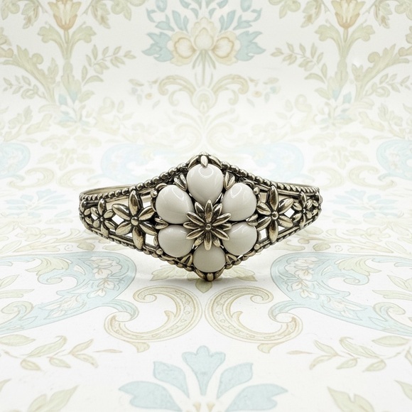 Carolyn Pollack Jewelry - Carolyn Pollack Cuff-- white Ceramic Flower signed & stamped